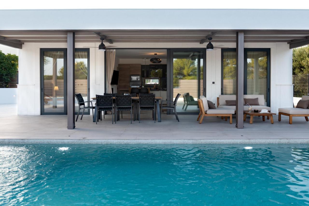 Beach Haven House With Pool And Jacuzzi Kastela Exterior photo