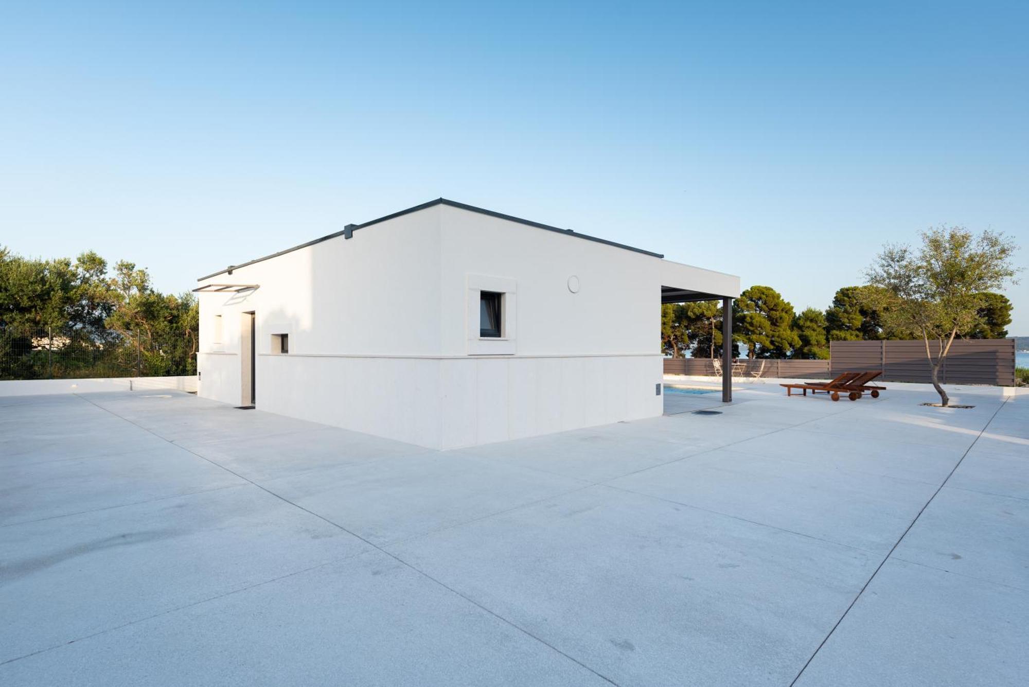 Beach Haven House With Pool And Jacuzzi Kastela Exterior photo